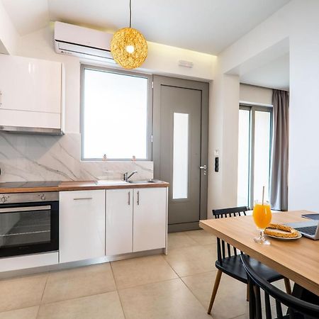 Aegean Breeze Luxury Apartments Next To The Sea Maleme Exterior foto